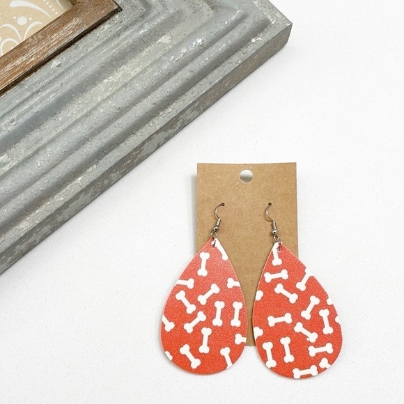 Dog bone print teardrop hand made earrings - Picture 2 of 2